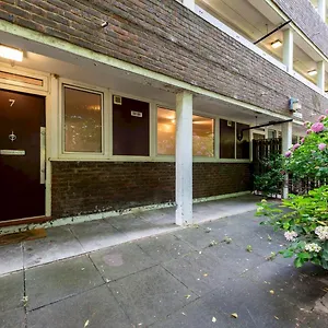Apartment Sootheus - Cosy Surrey Quays, London